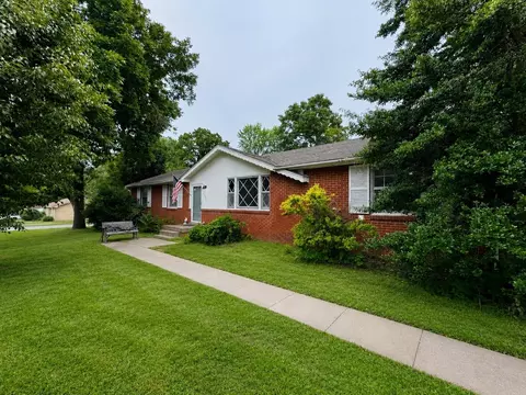 5023 Collinwood Dr, Clarksville, TN 37042