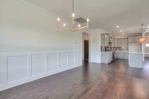 Dining - 5525 Sinclair St, Murfreesboro, TN 37127 photo 2 of 2