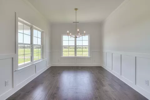 Dining - 5525 Sinclair St, Murfreesboro, TN 37127 photo 1 of 2