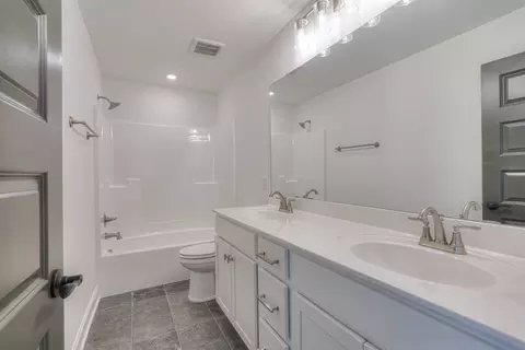 Bath - 5525 Sinclair St, Murfreesboro, TN 37127 photo 6 of 6