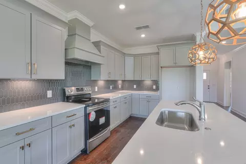Kitchen - 5525 Sinclair St, Murfreesboro, TN 37127 photo 4 of 4
