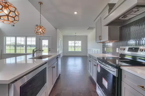 Kitchen - 5525 Sinclair St, Murfreesboro, TN 37127 photo 2 of 4