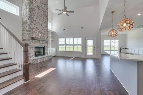 Living - 5525 Sinclair St, Murfreesboro, TN 37127 photo 1 of 4