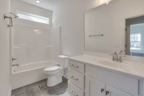 Bath - 5525 Sinclair St, Murfreesboro, TN 37127 photo 5 of 6