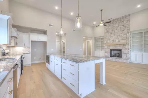 Kitchen - 5536 Sinclair Ct, Murfreesboro, TN 37127 photo 3 of 4