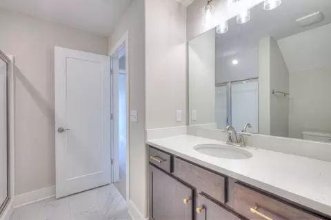 Bath - 5536 Sinclair Ct, Murfreesboro, TN 37127 photo 10 of 10