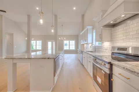 Kitchen - 5536 Sinclair Ct, Murfreesboro, TN 37127 photo 2 of 4