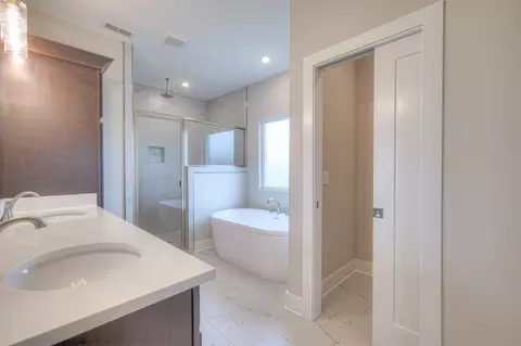 Bath - 5536 Sinclair Ct, Murfreesboro, TN 37127 photo 5 of 10