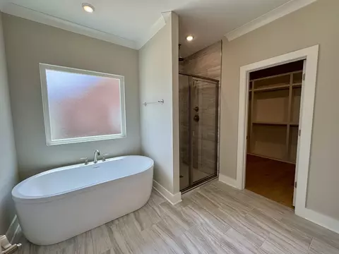 Bath - 5516 Sinclair St, Murfreesboro, TN 37127 photo 2 of 4
