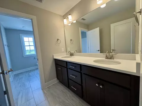 Bath - 5516 Sinclair St, Murfreesboro, TN 37127 photo 4 of 4