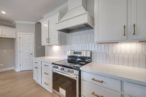 Kitchen - 5529 Sinclair St, Murfreesboro, TN 37127 photo 3 of 7