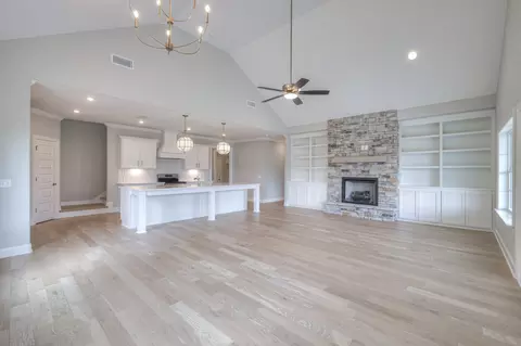 Living - 5529 Sinclair St, Murfreesboro, TN 37127 photo 3 of 4