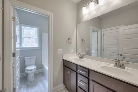 Bath - 5529 Sinclair St, Murfreesboro, TN 37127 photo 4 of 5