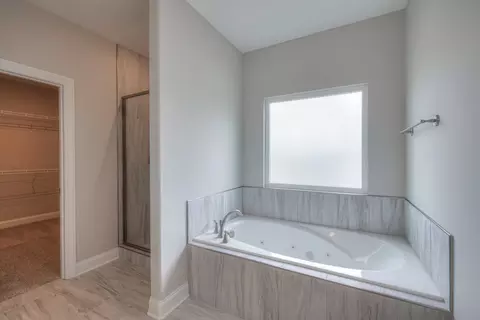 Bath - 5529 Sinclair St, Murfreesboro, TN 37127 photo 3 of 5