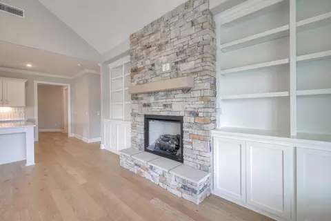Living - 5529 Sinclair St, Murfreesboro, TN 37127 photo 4 of 4