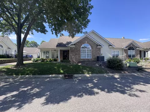 825 Browns Ln #301, Gallatin, TN 37066