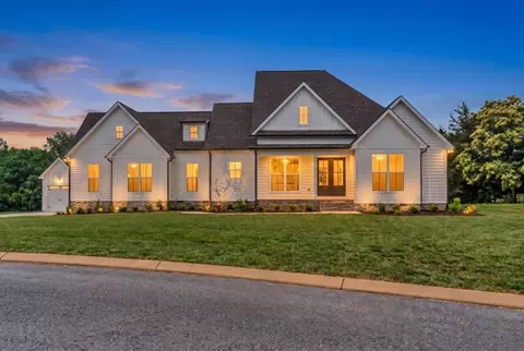 74 Summer Lake Ct, Winchester, TN 37398