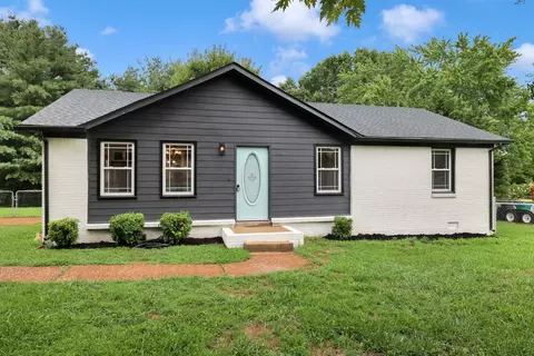 Exterior - 809 Belle Dr, Spring Hill, TN 37174 photo 1 of 5