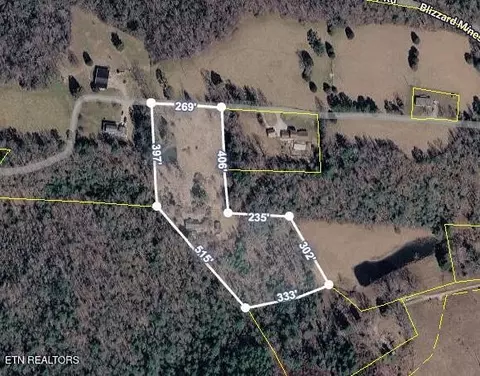 577 Blizzard Mines Rd, Harriman, TN 37748