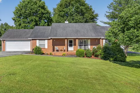 2403 N Pointe Cove Cir, Cookeville, TN 38506