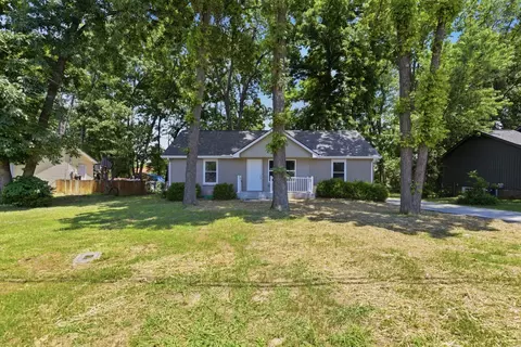 221 Bob White Dr, Clarksville, TN 37042