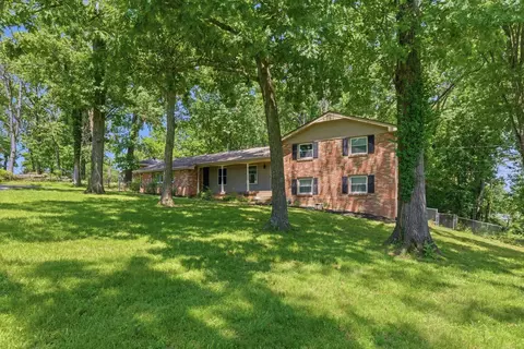 201 Holiday Dr, Madison, TN 37115