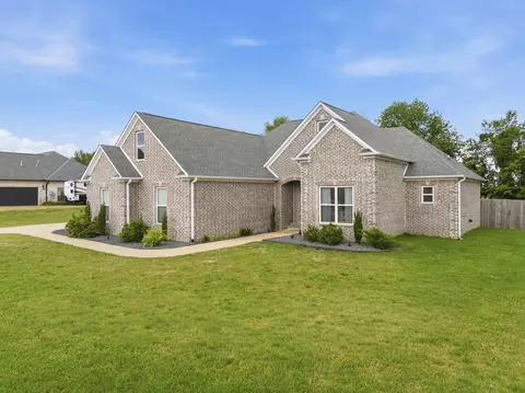 460 Connor Ln, Lexington, TN 38351