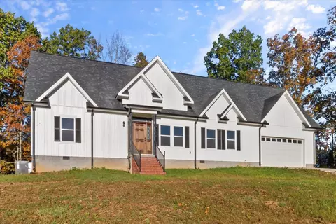 975 Weakley Creek Rd, Lawrenceburg, TN 38464