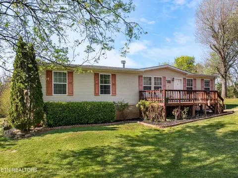 2496 W Old A J Hwy, Strawberry Plains, TN 37871