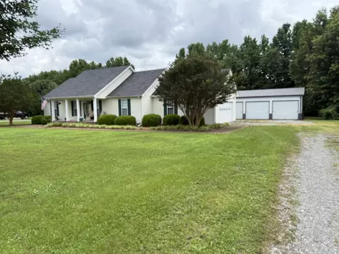 28 Long Meadow Dr, Fayetteville, TN 37334