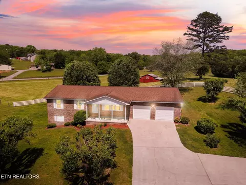 415 Lawnville Rd, Kingston, TN 37763