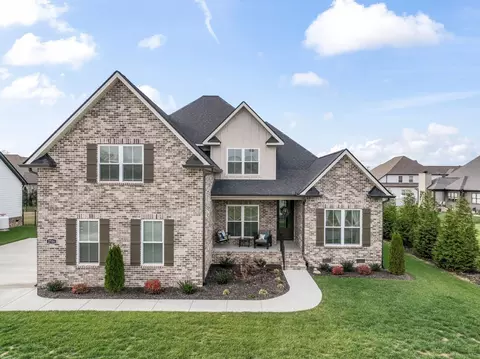 2706 Congress Dr, Murfreesboro, TN 37128