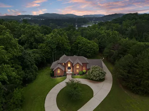 279 Edgewater Ave, Dayton, TN 37321