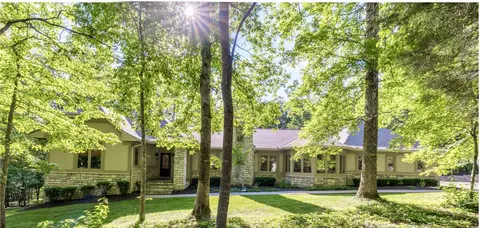 1003 Champion Hills Dr, Kingston Springs, TN 37082