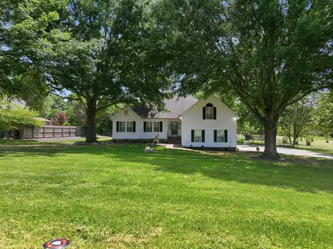 2999 Cages Bend Rd, Gallatin, TN 37066