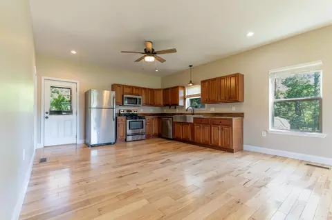 Living - 4760 Us-411, Ocoee, TN 37361 photo 1 of 4