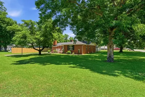 1819 Hamilton Ave, South Pittsburg, TN 37380