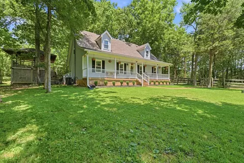 4860 Pyles Rd, Chapel Hill, TN 37034