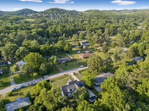 View/Area - 225 Derby Ln, Franklin, TN 37069 photo 2 of 11