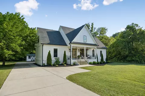 Exterior - 225 Derby Ln, Franklin, TN 37069 photo 4 of 21