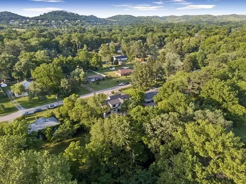 View/Area - 225 Derby Ln, Franklin, TN 37069 photo 5 of 11