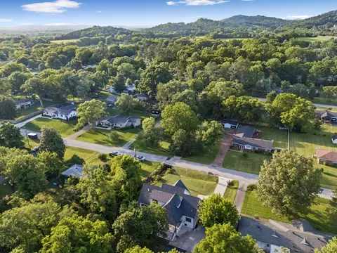 View/Area - 225 Derby Ln, Franklin, TN 37069 photo 4 of 11