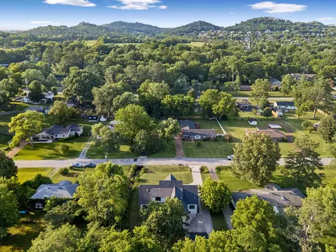 View/Area - 225 Derby Ln, Franklin, TN 37069 photo 3 of 11