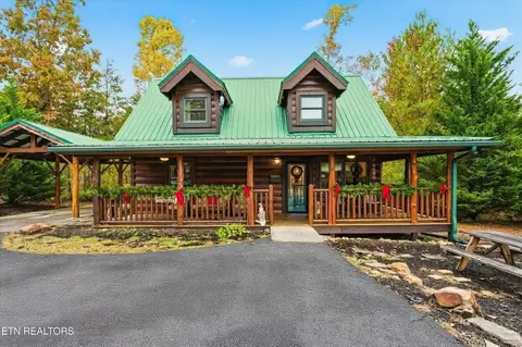 2752 Murray Ridge Rd, Sevierville, TN 37862