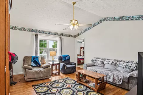 Living - 105 Brookside Pt, Springfield, TN 37172 photo 1 of 2
