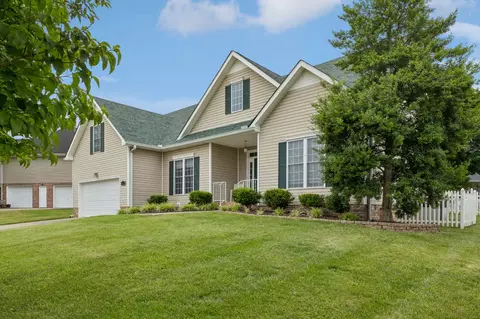 632 Clydesdale Ct, Clarksville, TN 37043