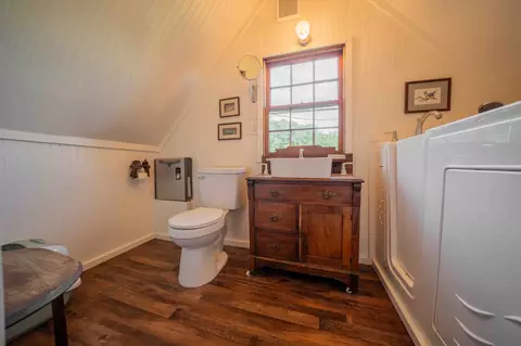Bath - 500 Case Rd, Prospect, TN 38477 photo 2 of 4