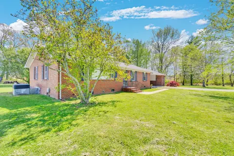 Exterior - 120 Boyd St, Morrison, TN 37357 photo 4 of 9