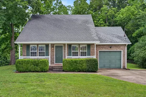 377 Brook Mead Dr, Clarksville, TN 37042
