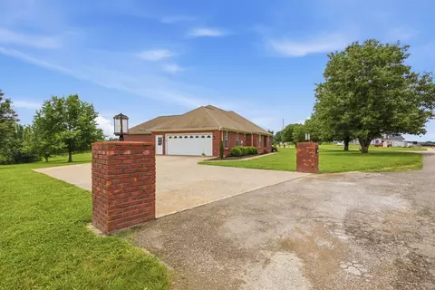 163 Tabor Pl, Hohenwald, TN 38462
